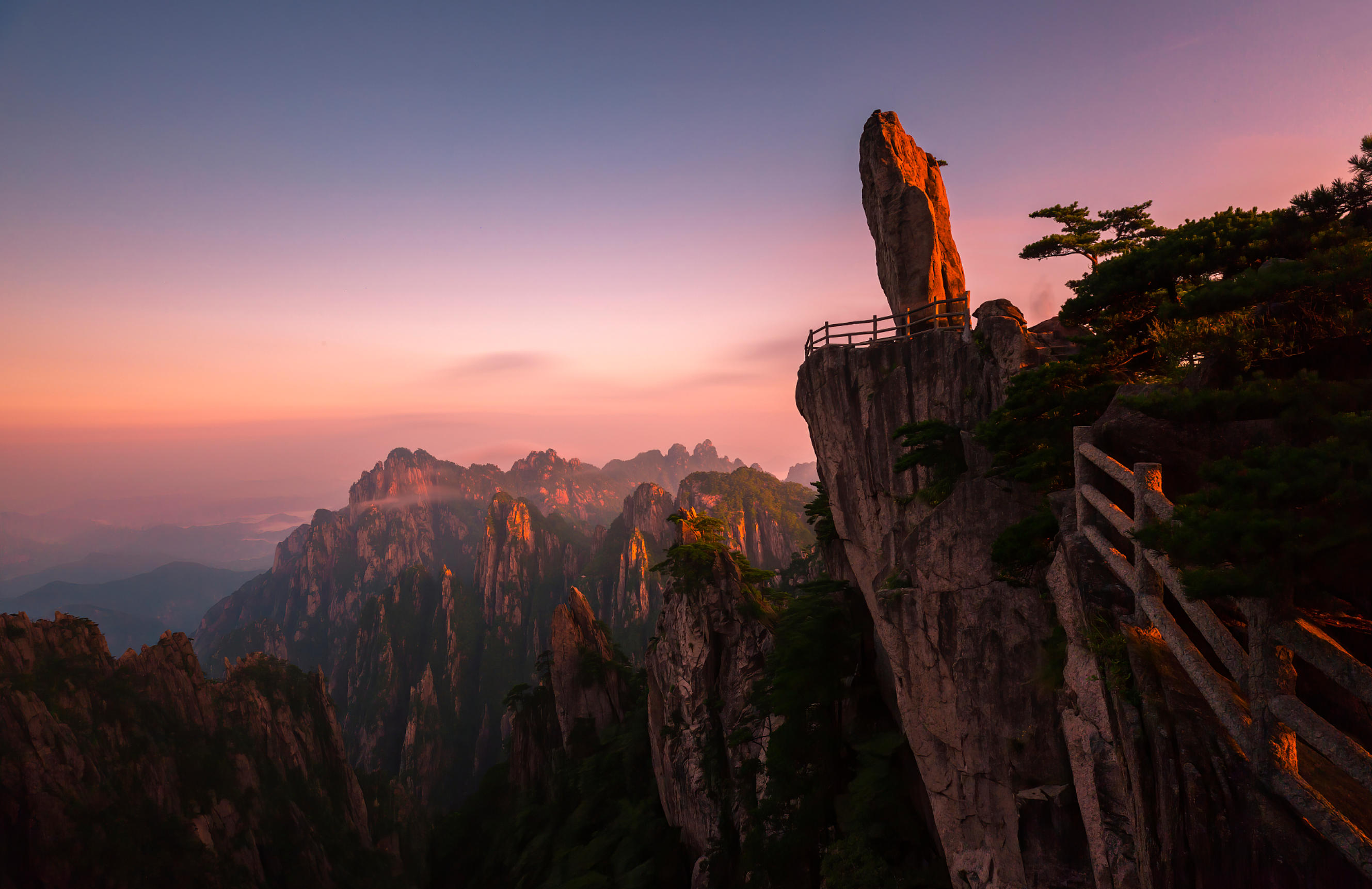 Sunset in Mount Huangshan