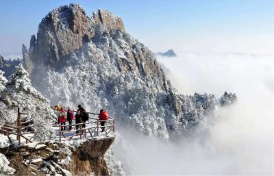 Huangshan Hiking in Winter