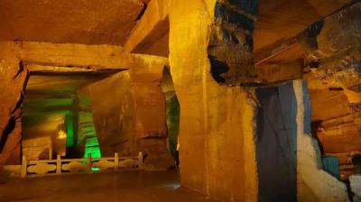 Huashan Mountain Mysterious Grottoes