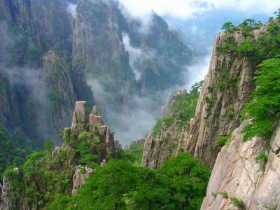 Spring in Mount Huangshan 