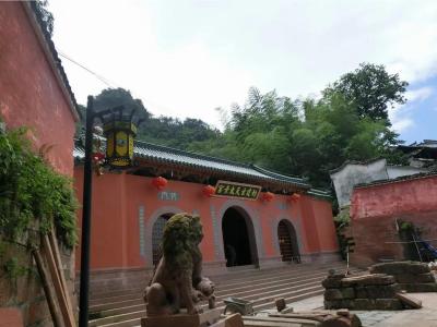 A Temple in Mount Qiyun