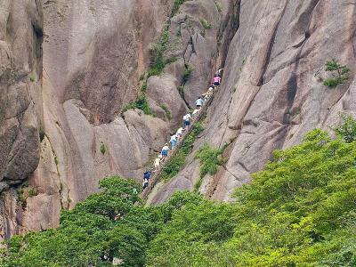 Narrow Cliff in Mount Huangshan