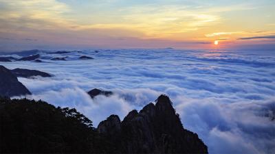 Sea of Clouds in Mount Huangshan