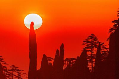 Sunrise in Huangshan Mountain