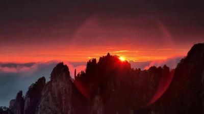 Sunset in Mount Huangshan